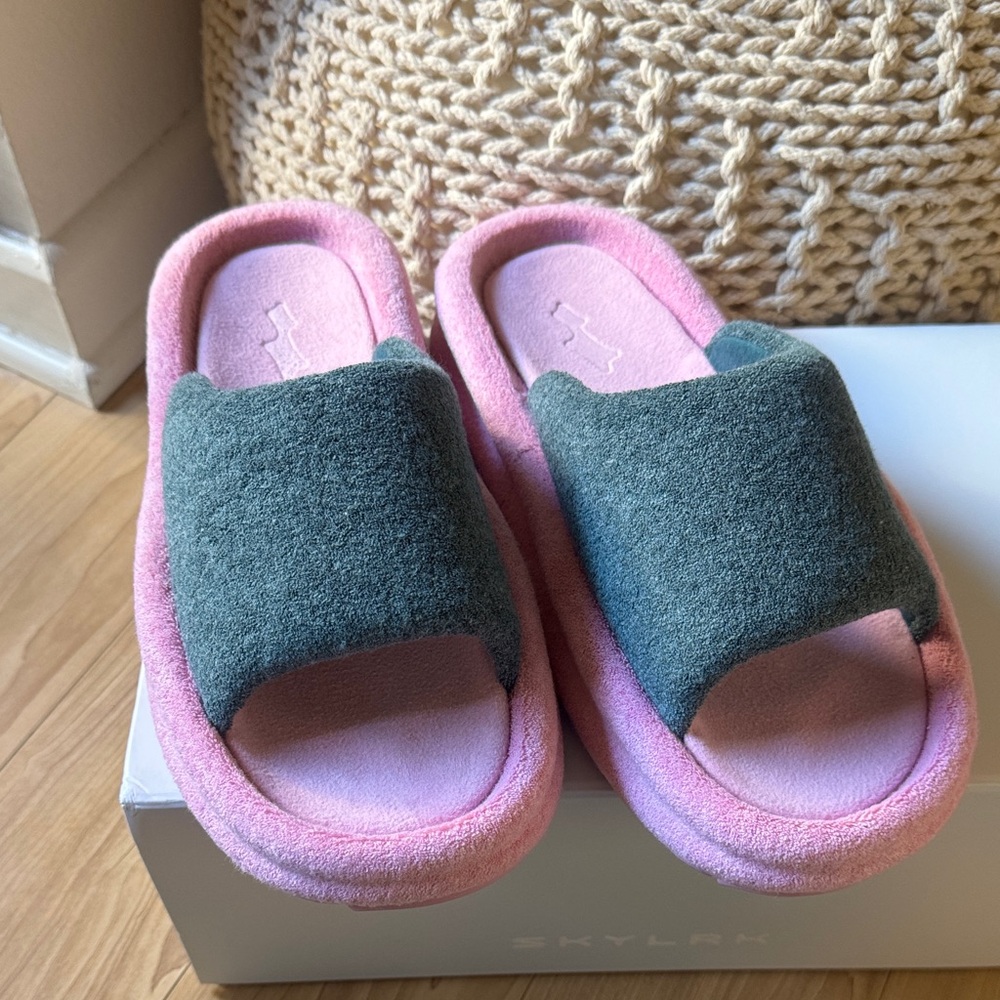 SKYLRK REST SLIDE